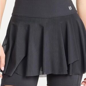 NWT Eleven by Venus Williams-Outskirt Shortie black size m